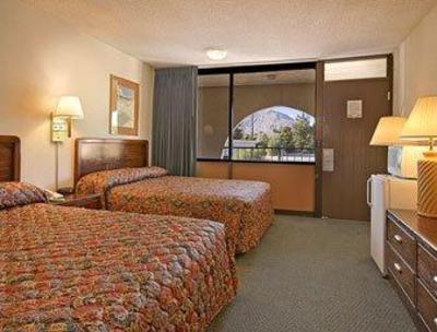 фото отеля Travelodge Scottsdale AZ