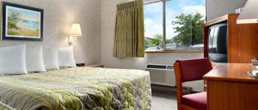фото отеля Baymont Inn & Suites Madison East