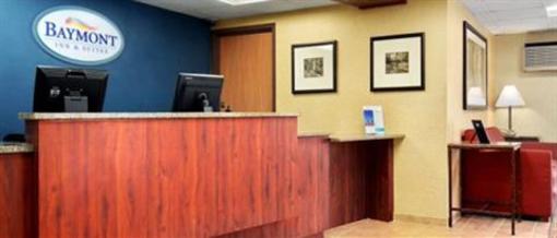 фото отеля Baymont Inn & Suites Madison East