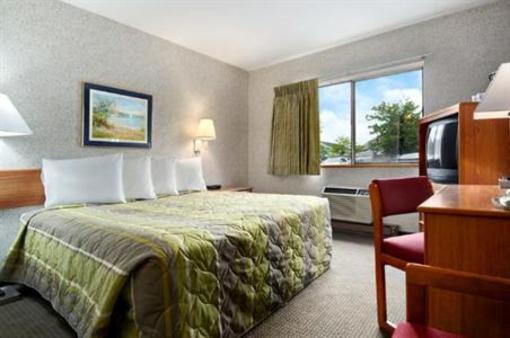 фото отеля Baymont Inn & Suites Madison East