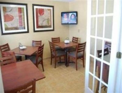 фото отеля Baymont Inn & Suites Madison East