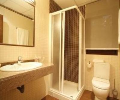 фото отеля Hostal Avenida Barajas Madrid