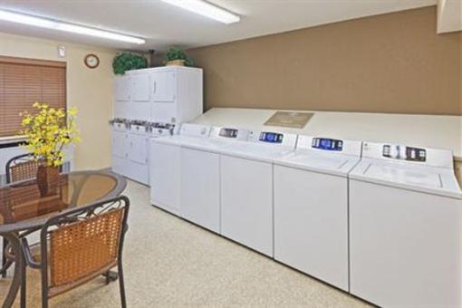 фото отеля Candlewood Suites - Wichita Northeast