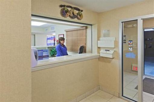 фото отеля Candlewood Suites - Wichita Northeast