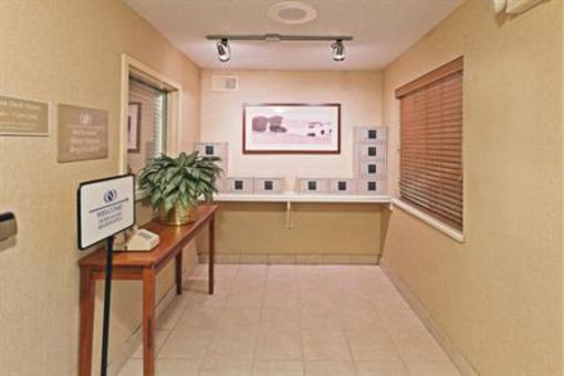фото отеля Candlewood Suites - Wichita Northeast
