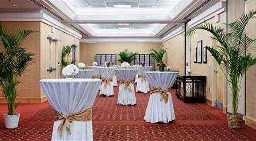 фото отеля Hilton Cocoa Beach Oceanfront