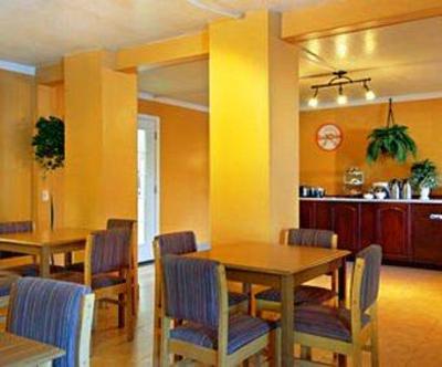 фото отеля Howard Johnson Inn and Suites Jacksonville