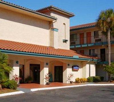 фото отеля Howard Johnson Inn and Suites Jacksonville