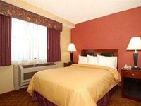 Clarion Hotel La Guardia Airport