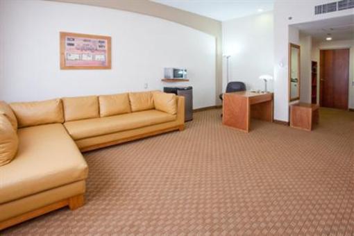 фото отеля Holiday Inn Express San Luis Potosi