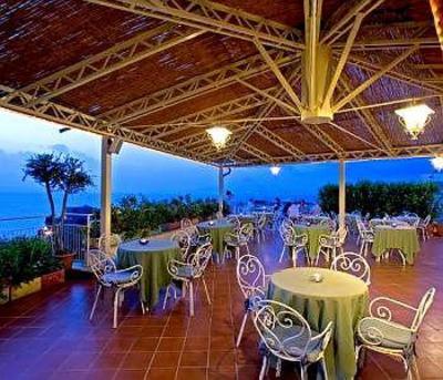 фото отеля Tirrenia Hotel Sorrento