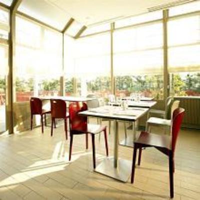 фото отеля Campanile Argenteuil