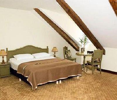 фото отеля Bistrampolis Manor