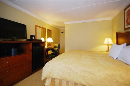 фото отеля BEST WESTERN PLUS Franklin Square inn