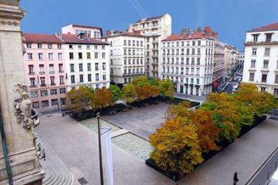 фото отеля Hotel Des Artistes Lyon