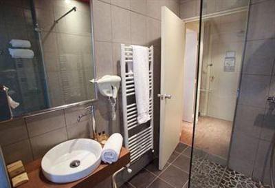 фото отеля Hotel Des Artistes Lyon