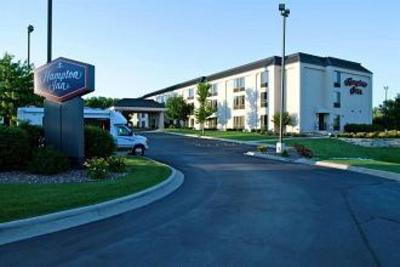 фото отеля Hampton Inn Milwaukee Airport