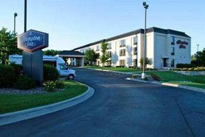 фото отеля Hampton Inn Milwaukee Airport