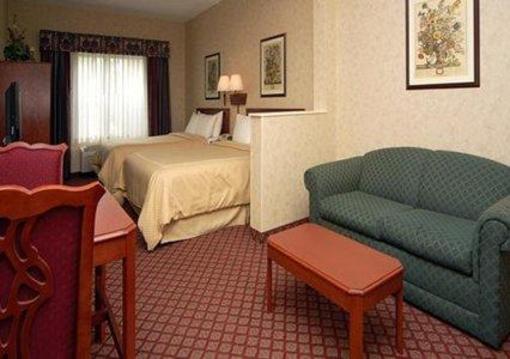 фото отеля Comfort Suites Aurora