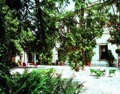 фото отеля Locanda Dei Mai Intees