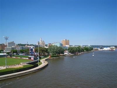 фото отеля Radisson Quad City Plaza Hotel