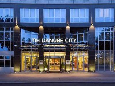 фото отеля NH Danube City
