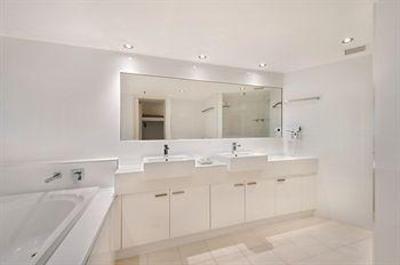 фото отеля Belle Maison Apartments Gold Coast