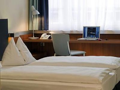 фото отеля Novotel Erlangen