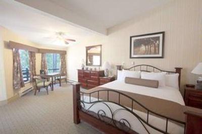 фото отеля Bayshore Inn Waterton Park