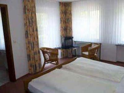 фото отеля Hotel zur Winzergenossenschaft