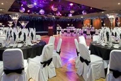фото отеля Holiday Inn Aberdeen West