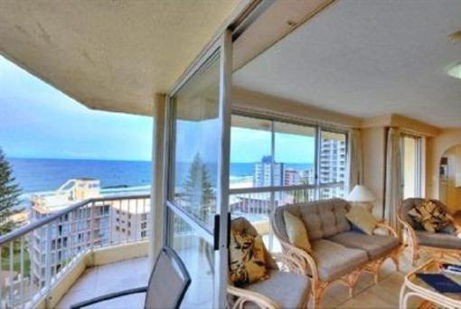 фото отеля Surfers Beachside Holiday Apartments