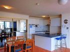 фото отеля Surfers Beachside Holiday Apartments