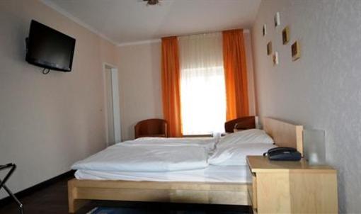 фото отеля Hotel Weidenhof Dusseldorf