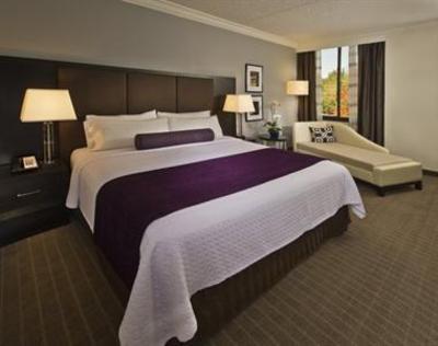 фото отеля Crowne Plaza, Suffern