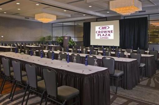 фото отеля Crowne Plaza, Suffern