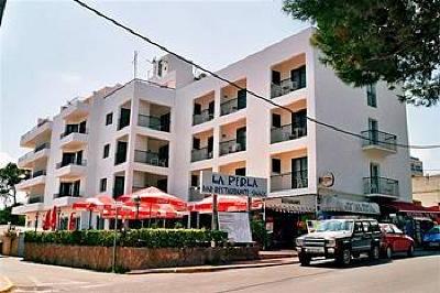 фото отеля Hostal La Perla Ibiza
