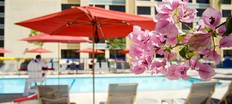 фото отеля Disney's Paradise Pier Hotel