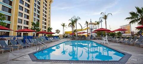 фото отеля Disney's Paradise Pier Hotel