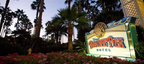 фото отеля Disney's Paradise Pier Hotel