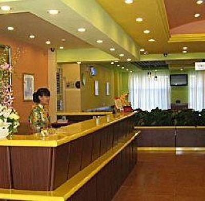 фото отеля Home Inn (Jinan Bayi Lijiaoqiao)