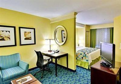 фото отеля SpringHill Suites Corona Riverside