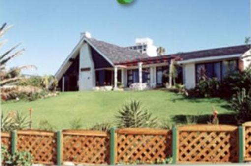 фото отеля Lungile Backpackers Lodge