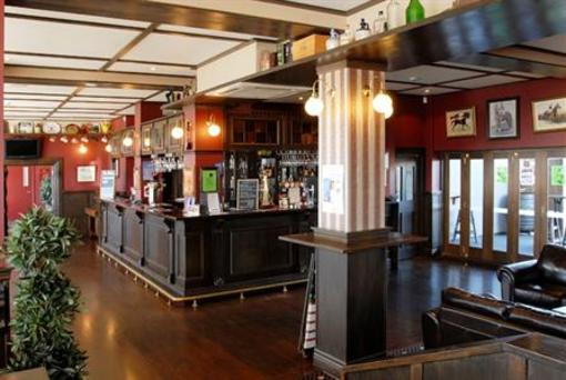 фото отеля Horse and Jockey Inn