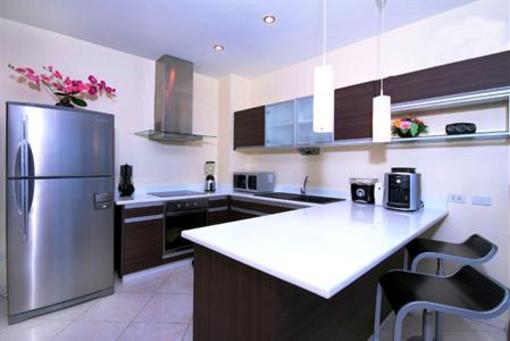фото отеля Longtail Suites