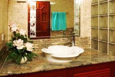фото отеля Longtail Suites