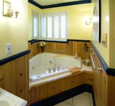 фото отеля Little Lake Inn B&B