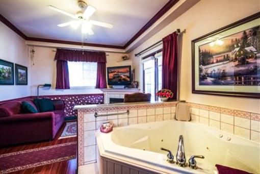 фото отеля Little Lake Inn B&B