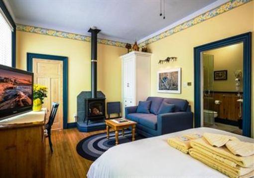 фото отеля Little Lake Inn B&B