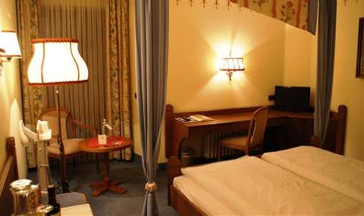 фото отеля Hotel Burg Staufenberg